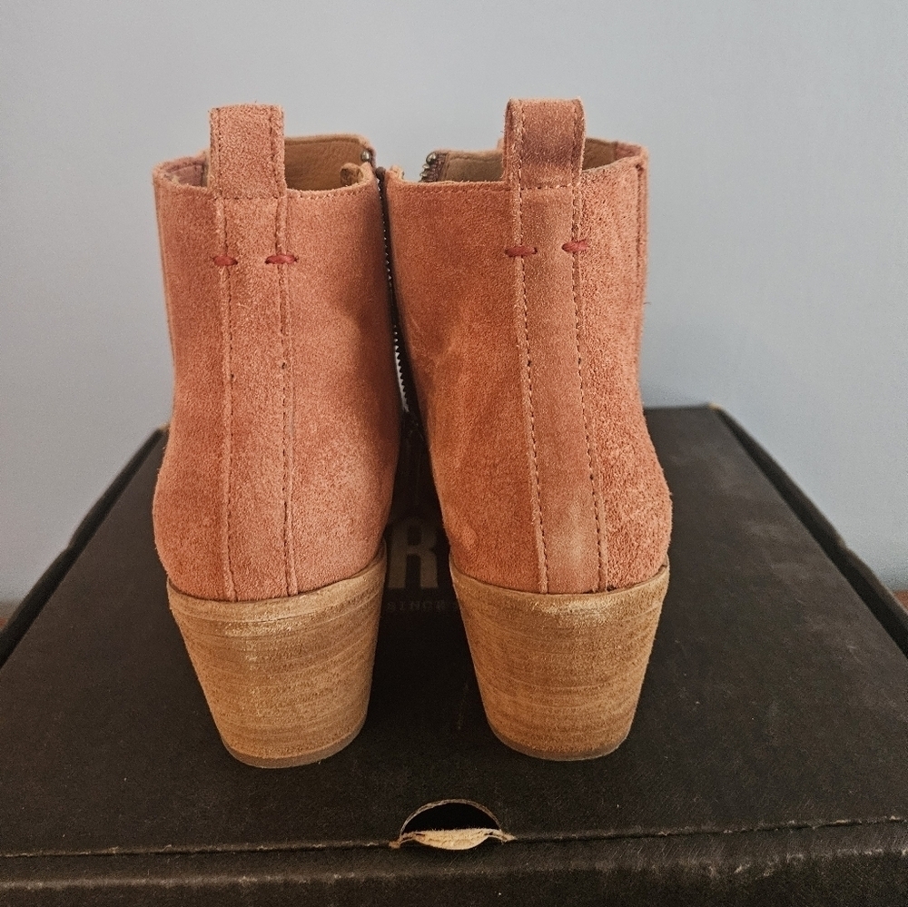 Frye Alton Chelsea Rosewood Booties Size 7 EUC - Picture 6 of 9